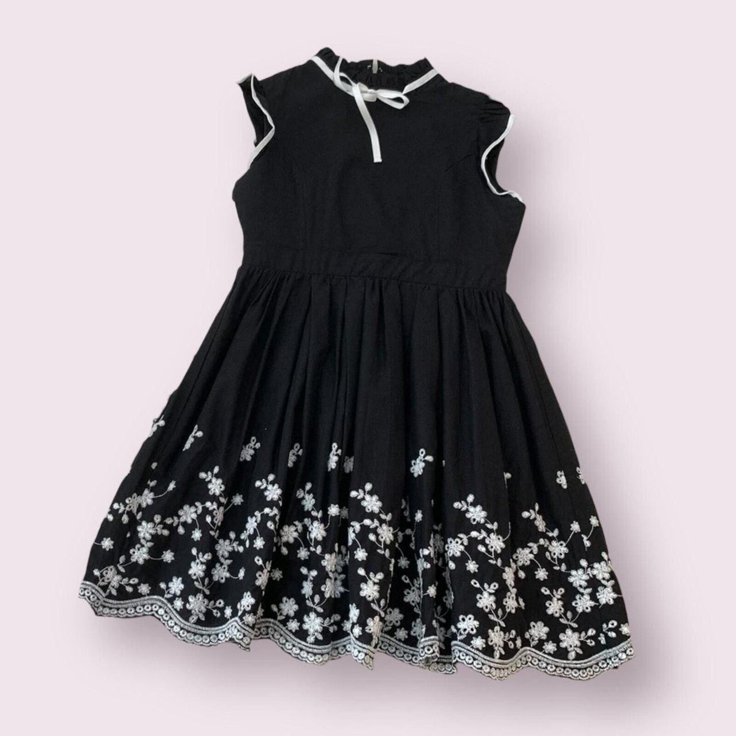 Mini dress in black with floral embroidery detail2