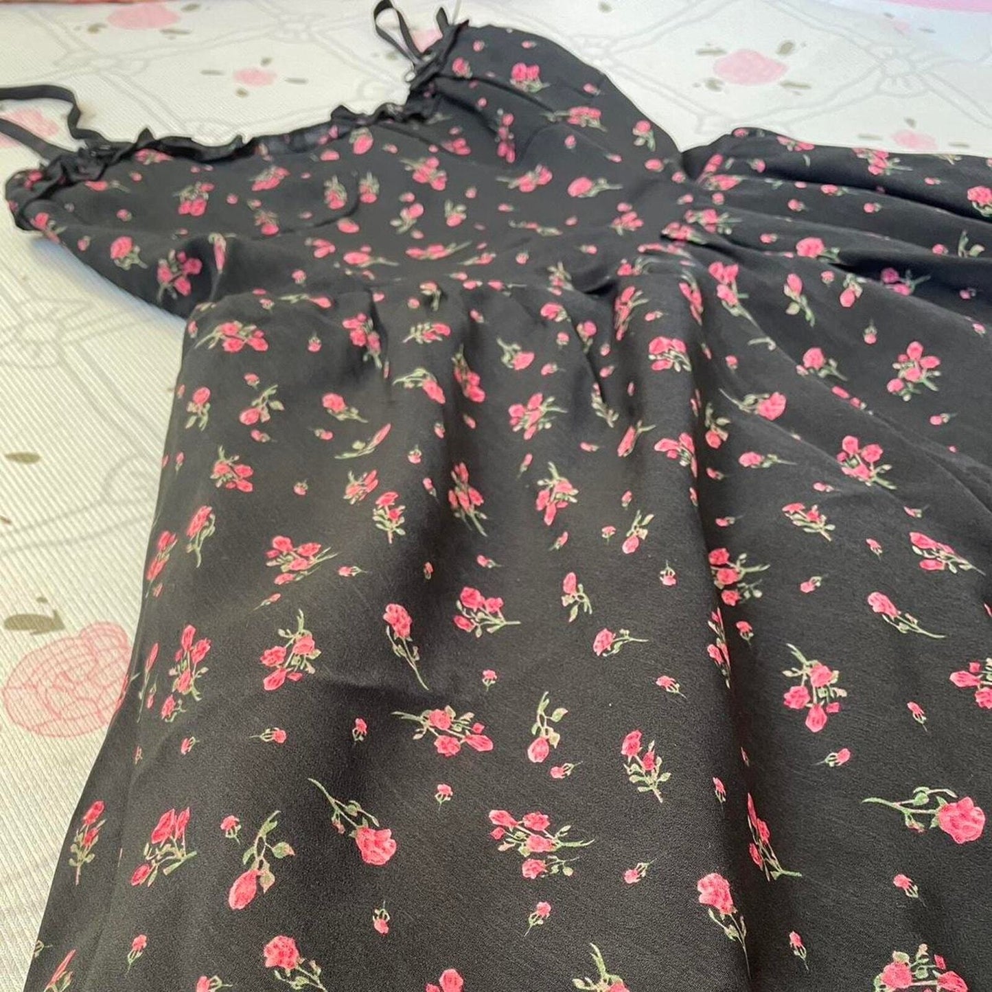 Vintage Japanese floral dress with tiered skirt and natural puff4