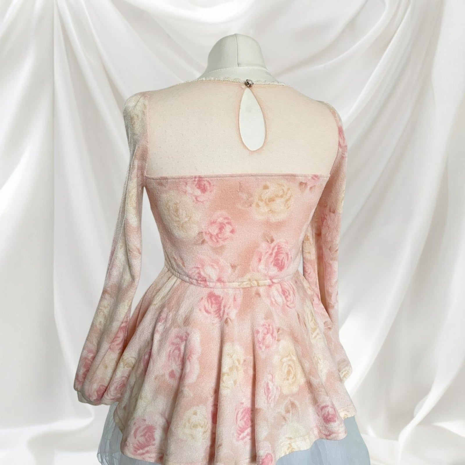Liz Lisa pink floral peplum top – lace blouse with romantic rose print3