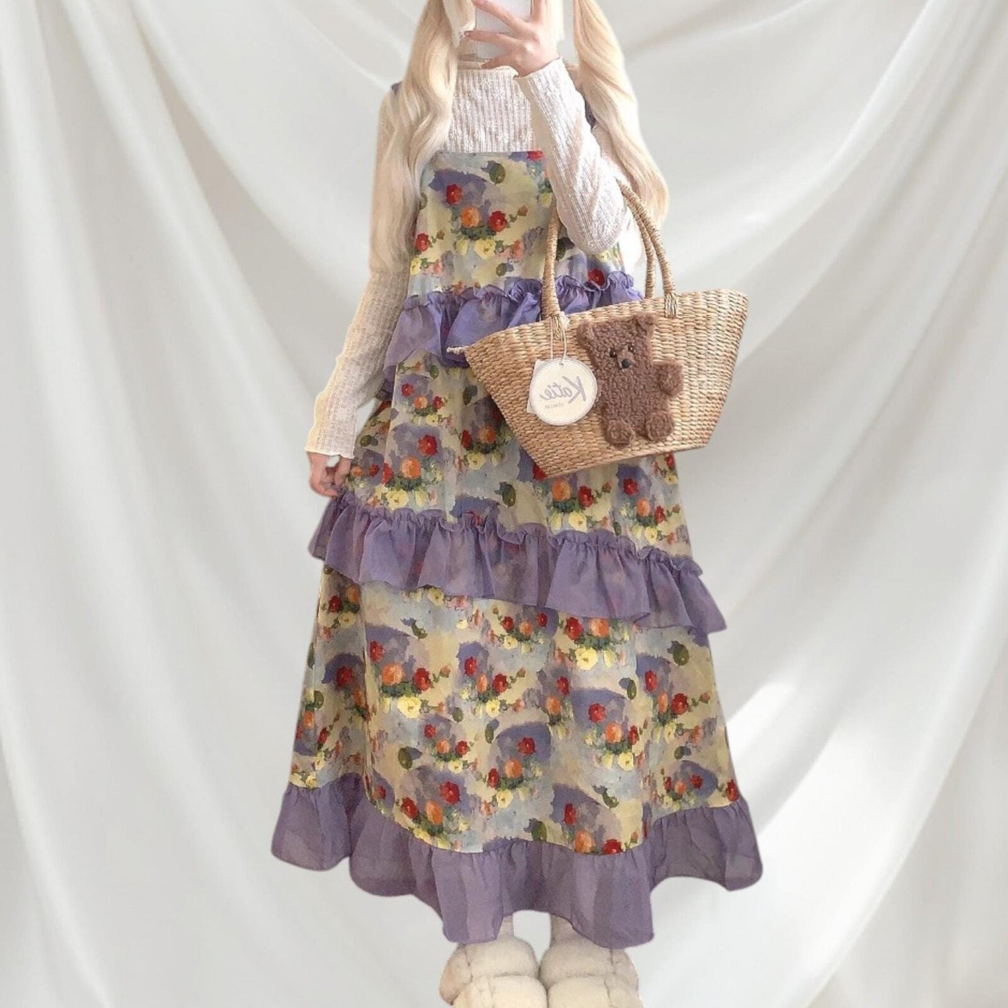 Vintage-inspired floral strap dress with ruffle accents Jfashion kawaii 0