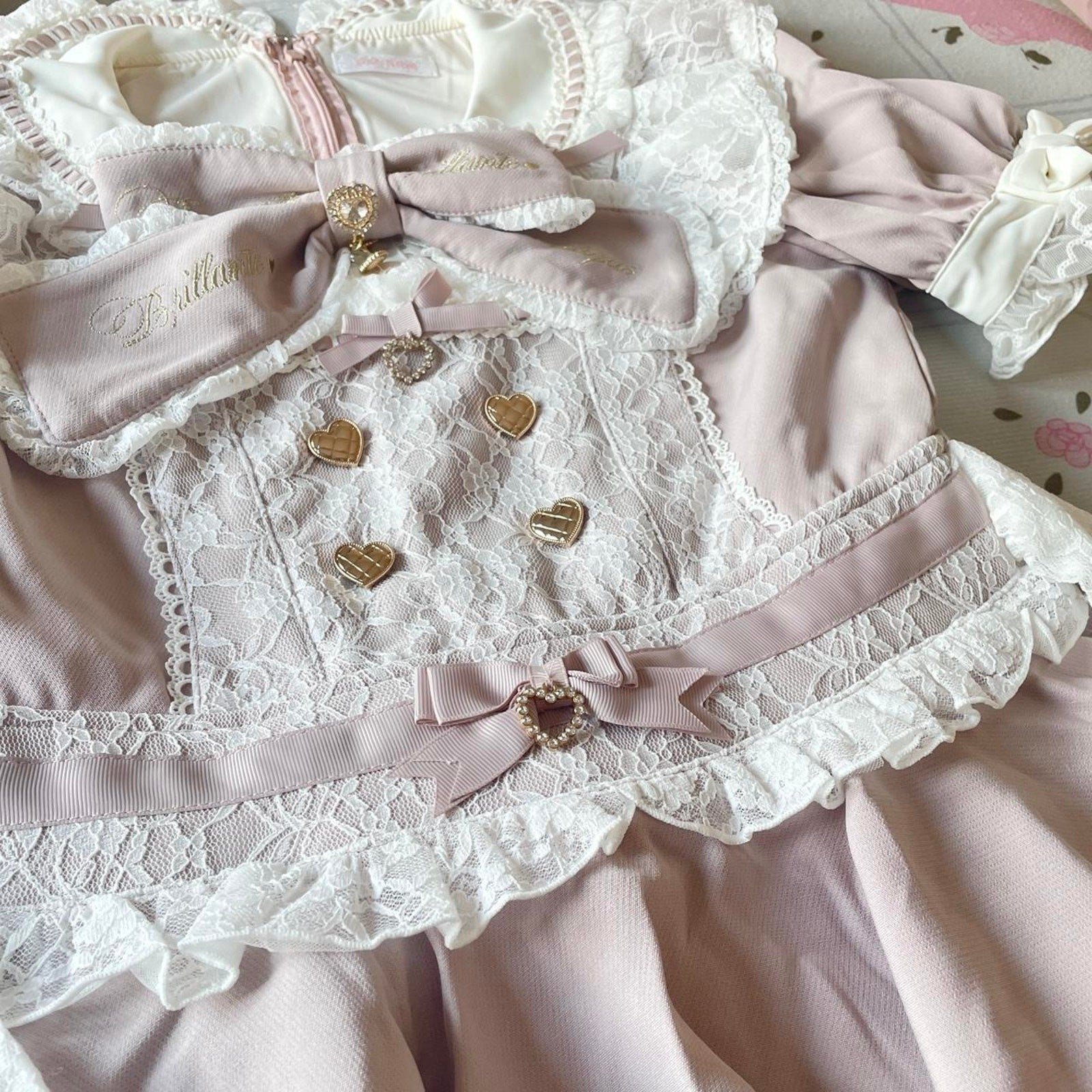 Liz Lisa dusty pink lace bow blouse & shorts set with a detachable bow 2