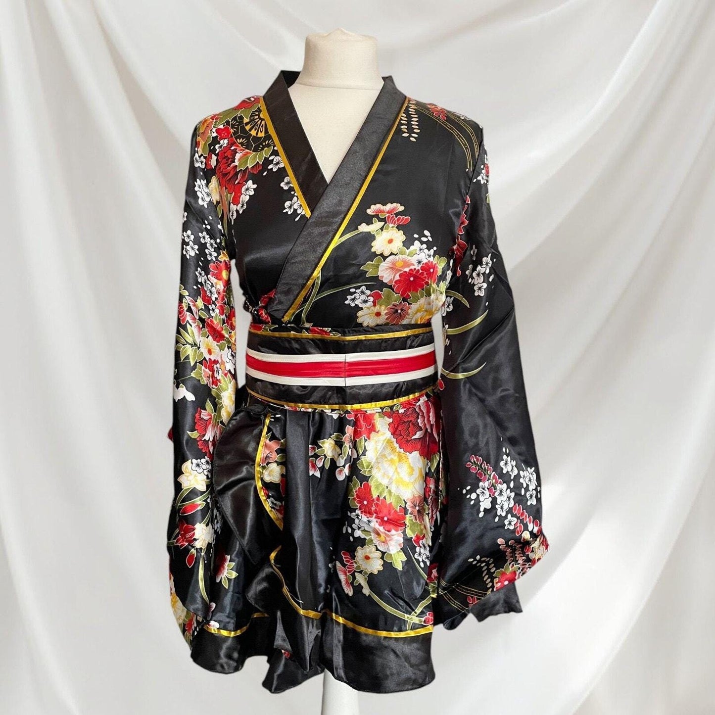 Japanese floral kimono Halloween costume with black socks and holding fan2