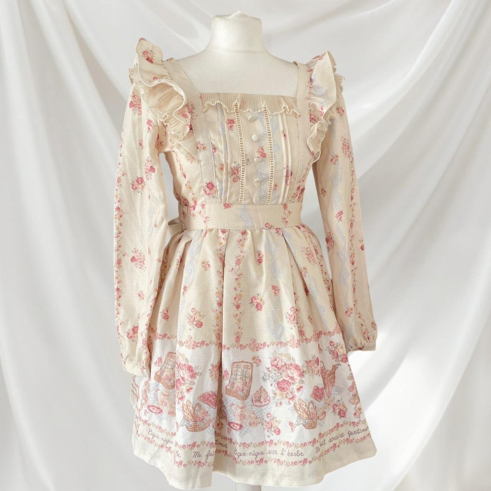 Liz Lisa Vintageinspired floral Lolita dress with bow back 1