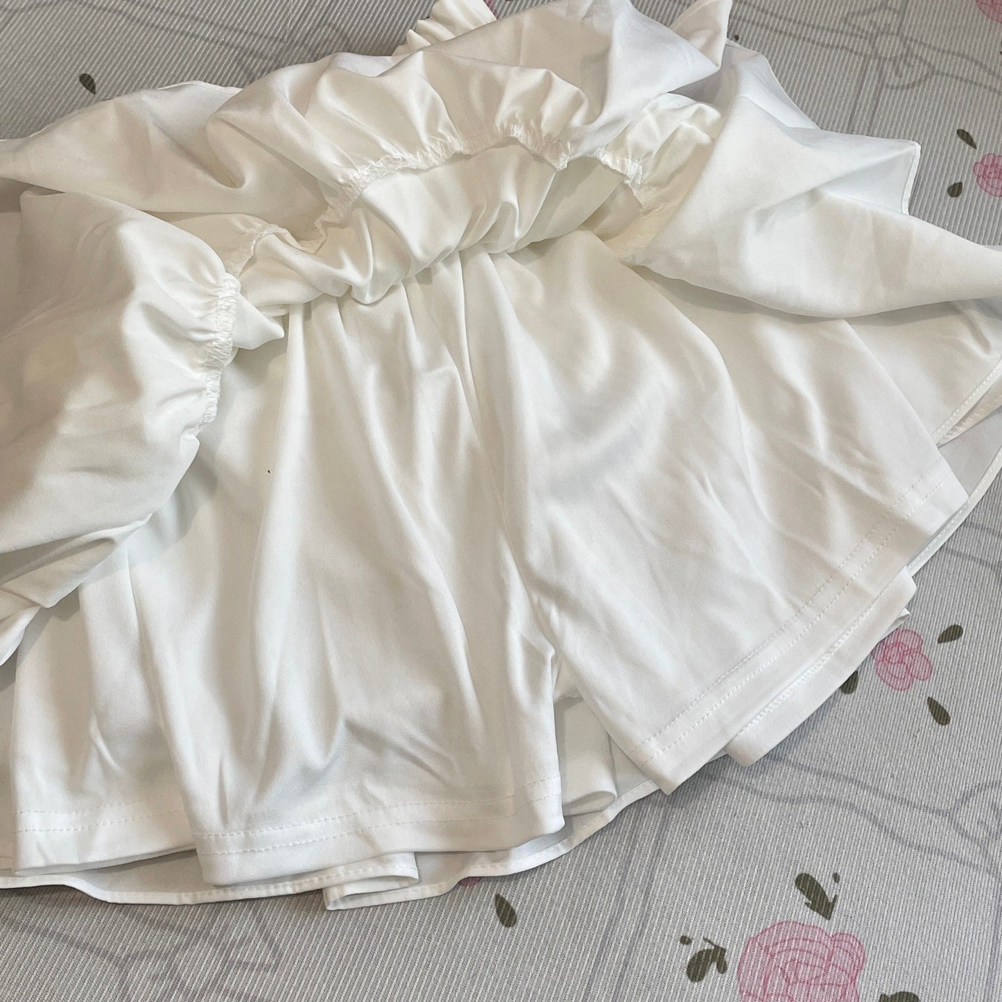 GRL white ruffle mini skirt, elastic waist, built-in shorts, kawaii jfashion2