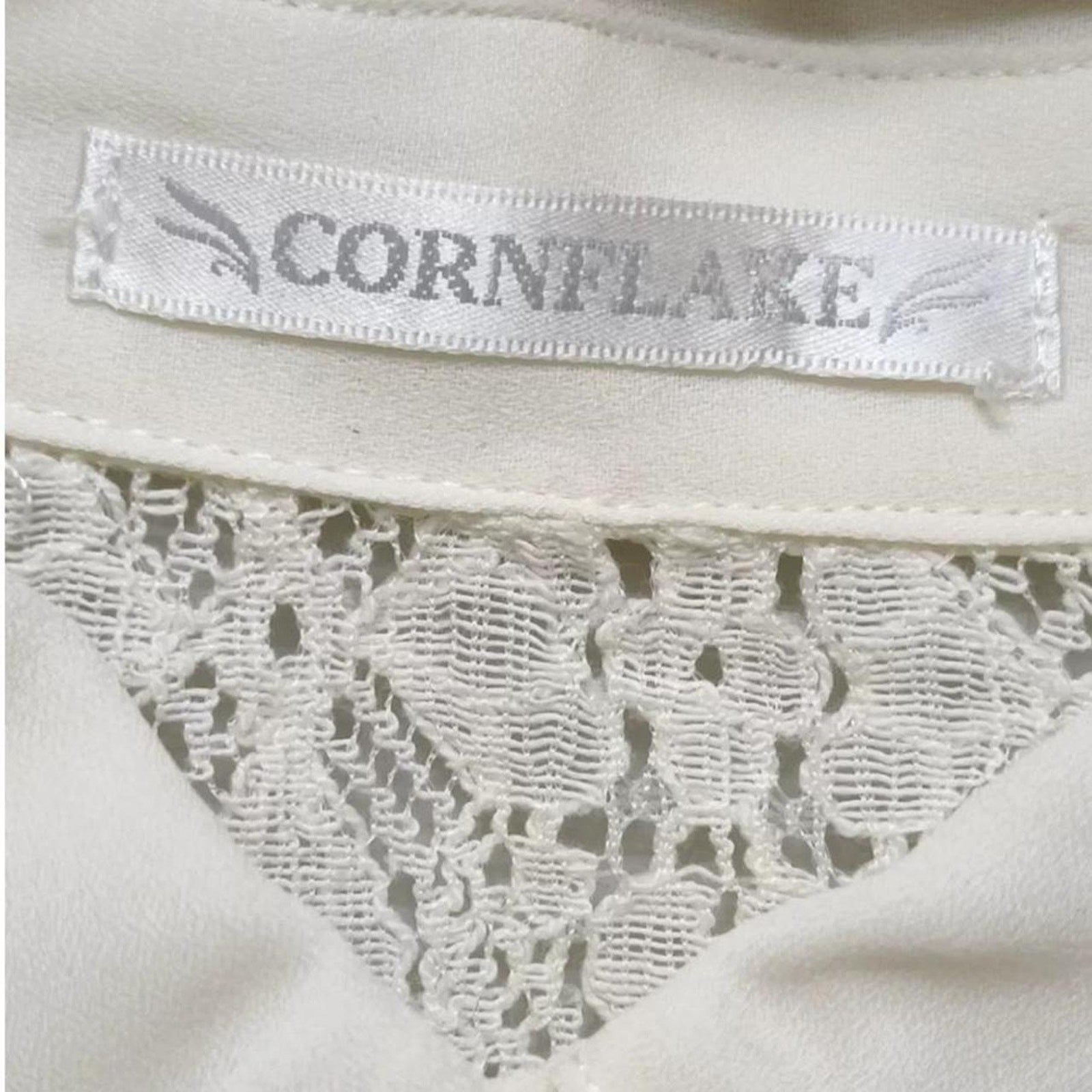 Japanese vintage blouse with lace panel and scallop detail3