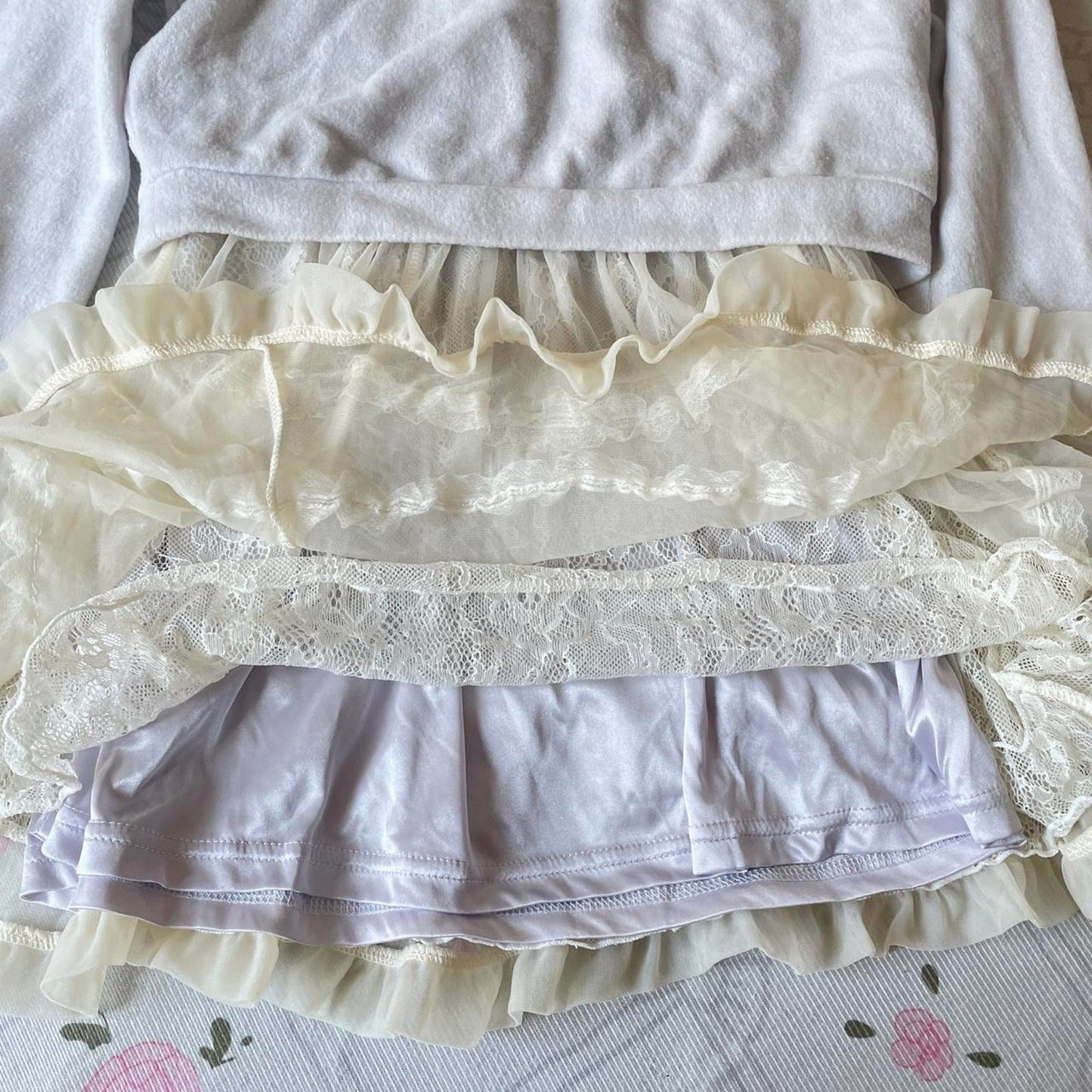Liz Lisa twopiece set, a top and matching short skirt7
