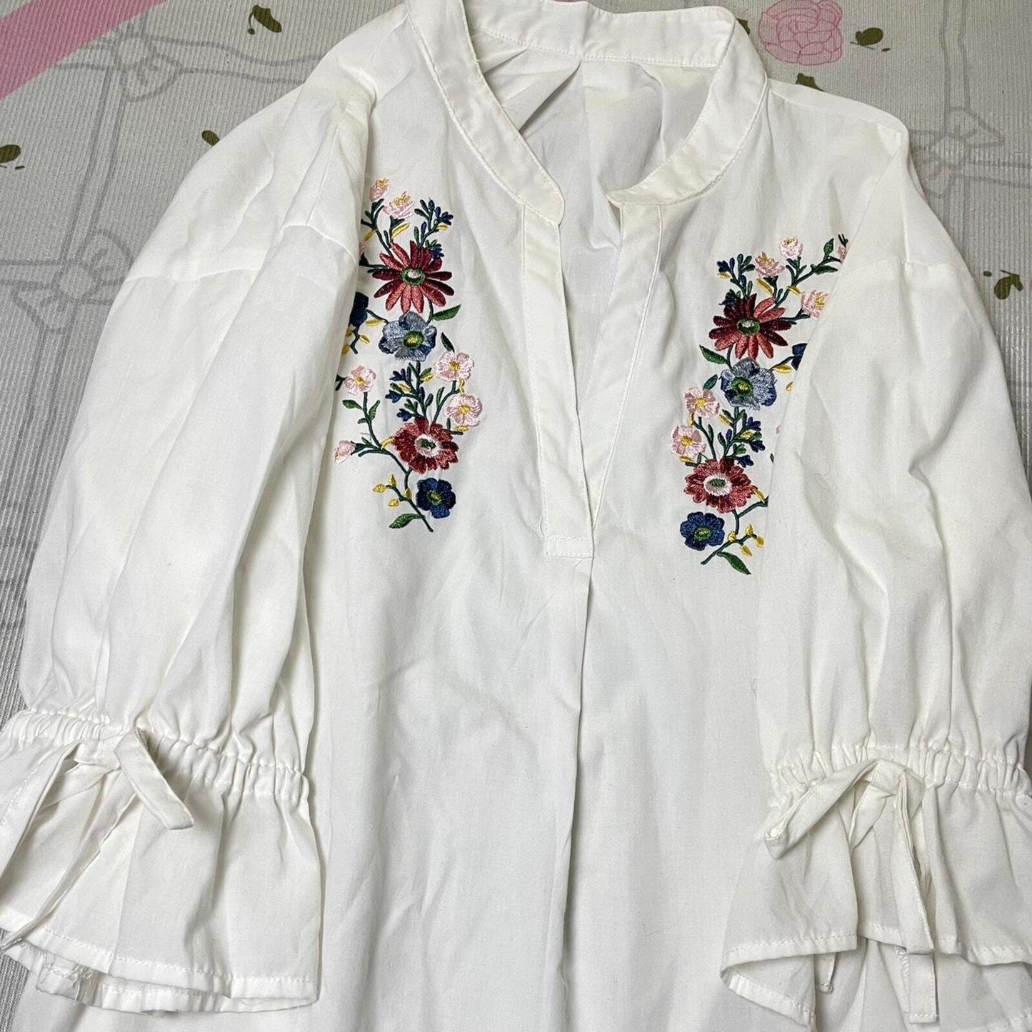 Loose-fit embroidered tunic with 3/4 sleeves from Holiday Holic fits S-M3