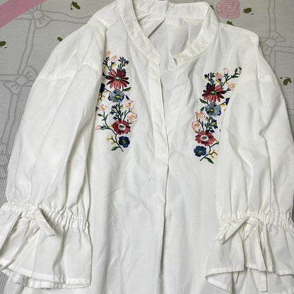 Loose-fit embroidered tunic with 3/4 sleeves from Holiday Holic fits S-M3