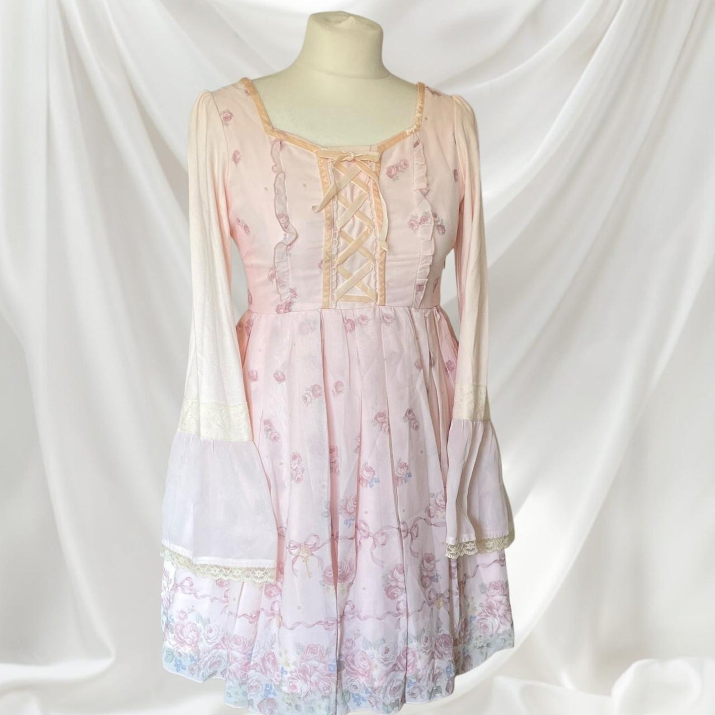 Liz Lisa longsleeve floral laceup dress 0