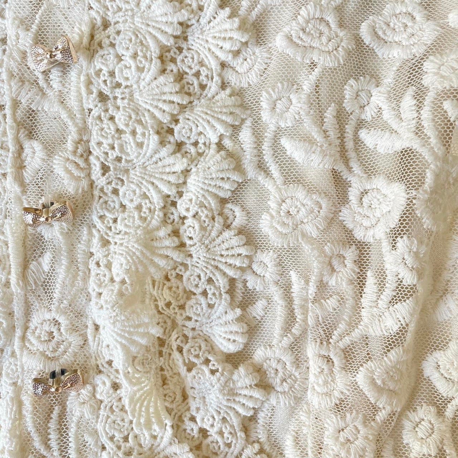 Liz Lisa ivory embroidered lace dress with scalloped hem4