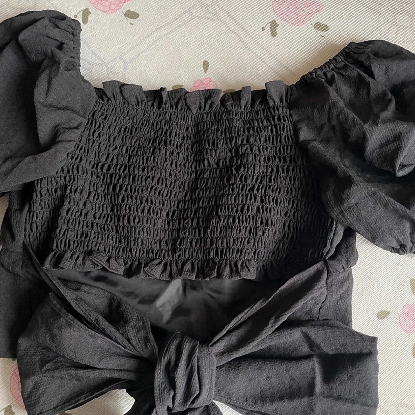 GRL Black Puff Sleeve Crop Top – Romantic / Jirai Kei / Soft Gothic Style2
