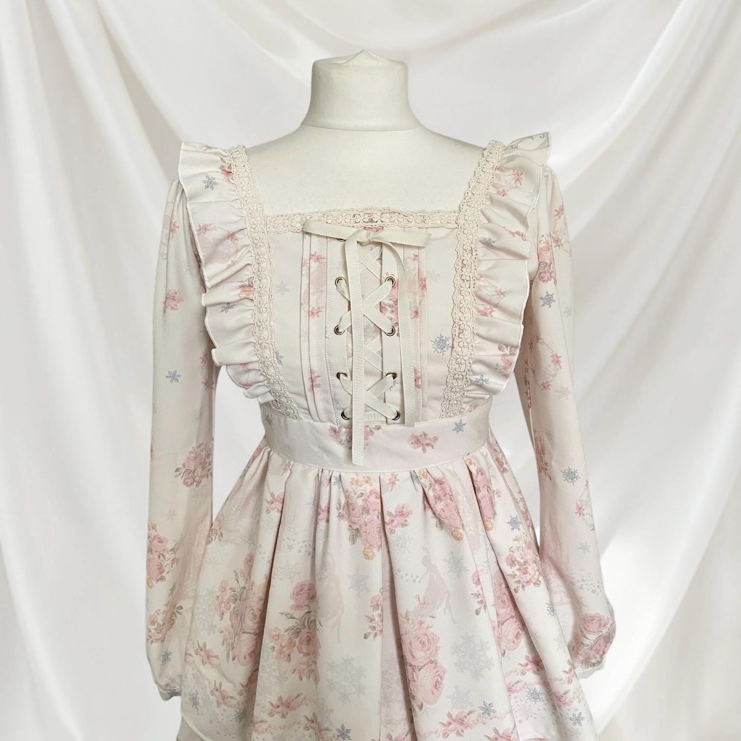 Liz Lisa two-piece floral set with lace-up detail romantic olita outfit 1