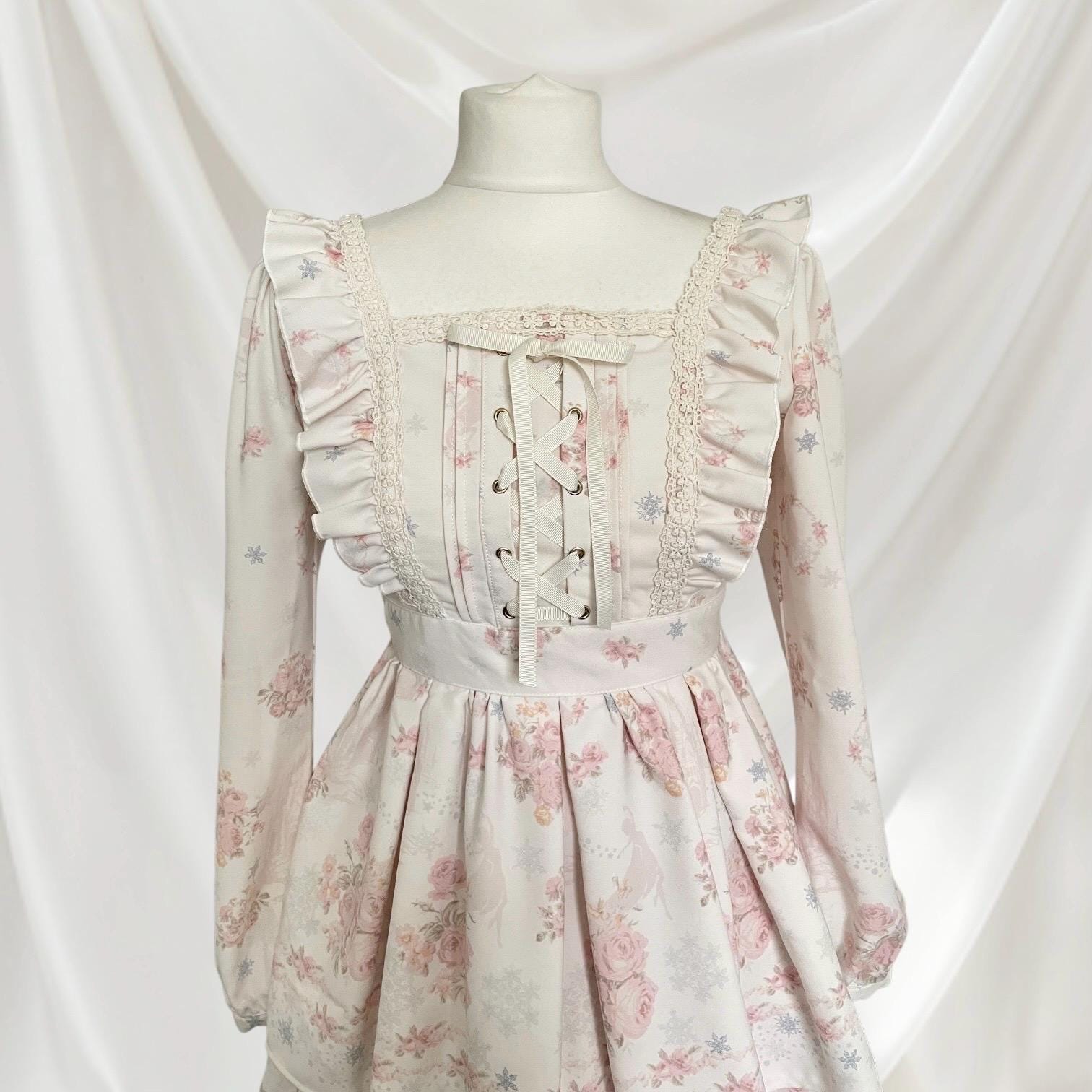 Liz Lisa two-piece floral set with lace-up detail romantic olita outfit 1