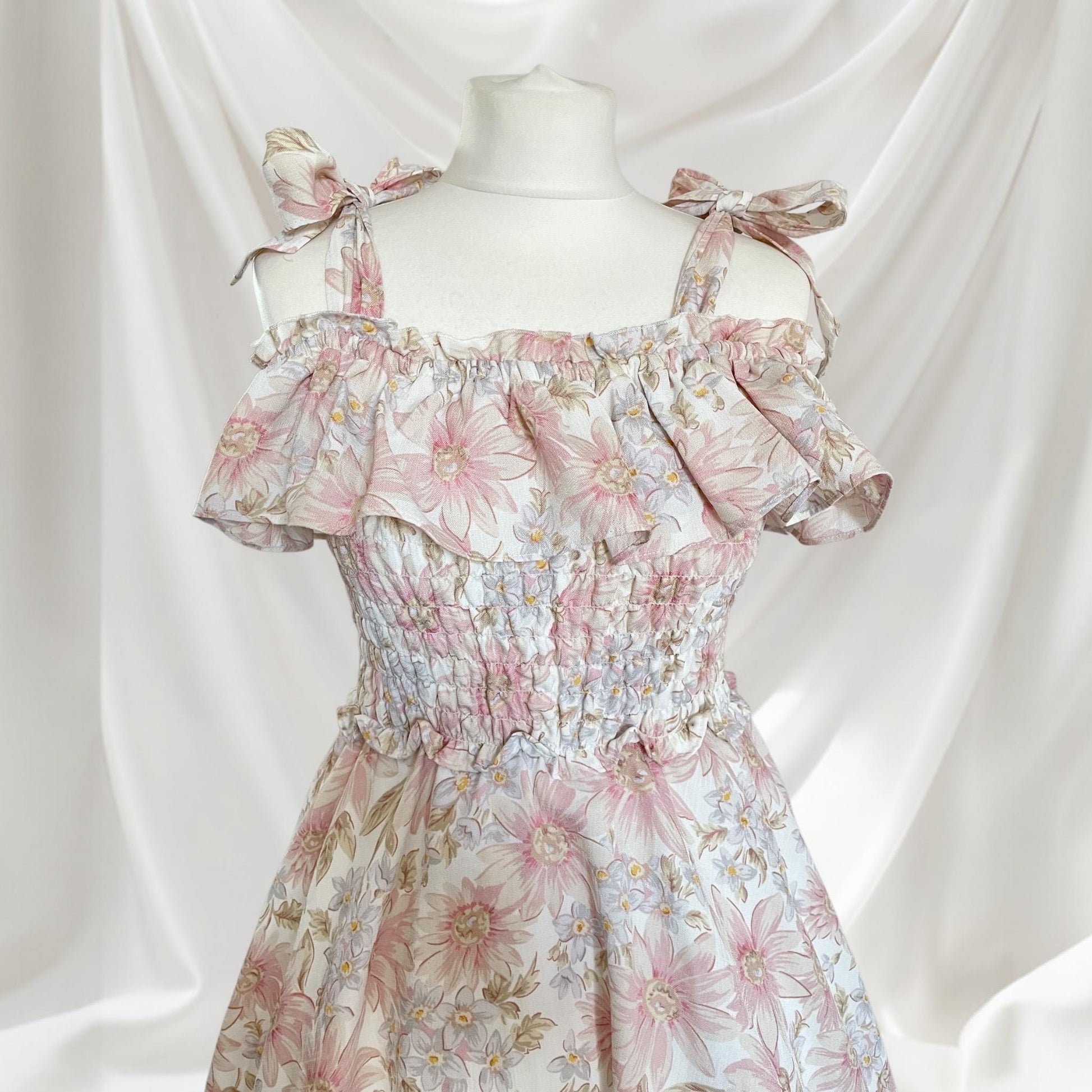 Liz Lisa rare floral off-shoulder dress - iconic and feminine5