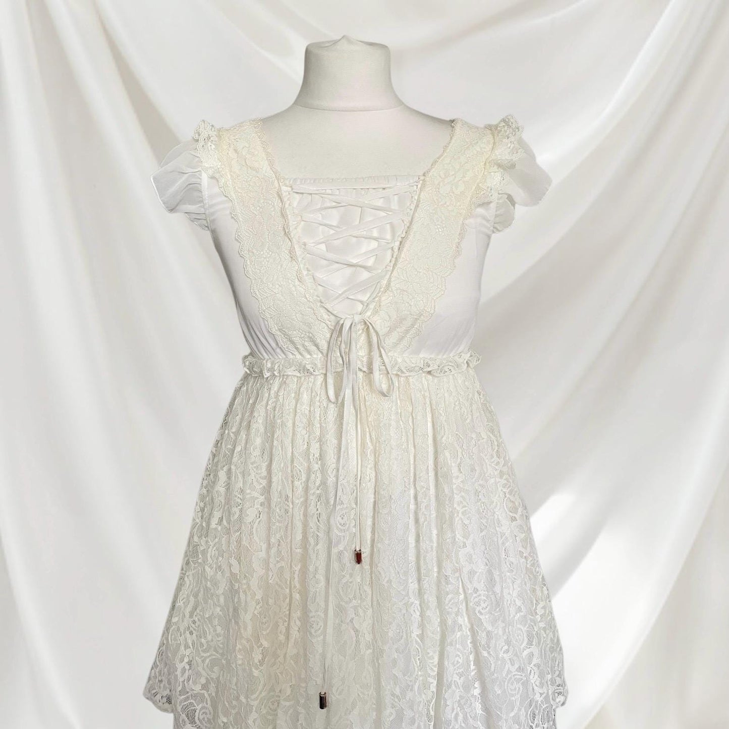 Liz Lisa ivory lace dress - romantic elegance Jfashion gyaru lolita style2