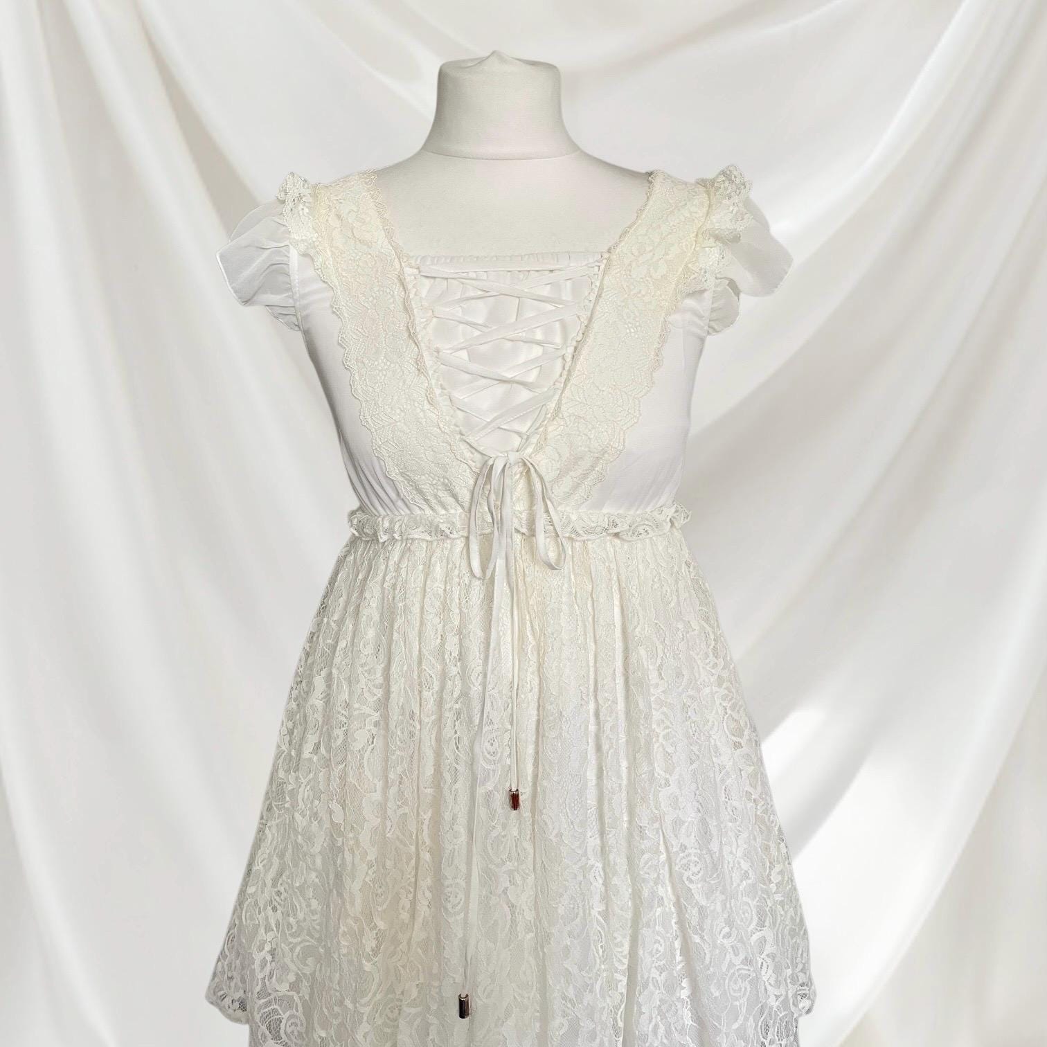 Liz Lisa ivory lace dress - romantic elegance Jfashion gyaru lolita style2