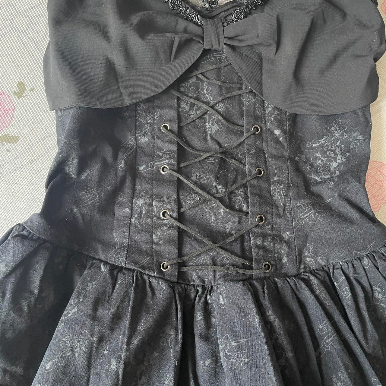 Japanese brand Bodyline gothic black ruffle-tiered dress and oversized bow 4