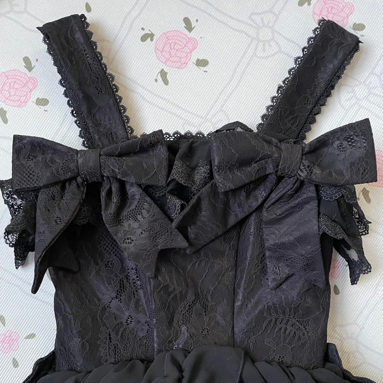 Atelier Pierrot black gothic lolita dress – detachable bows, layered ruffles4