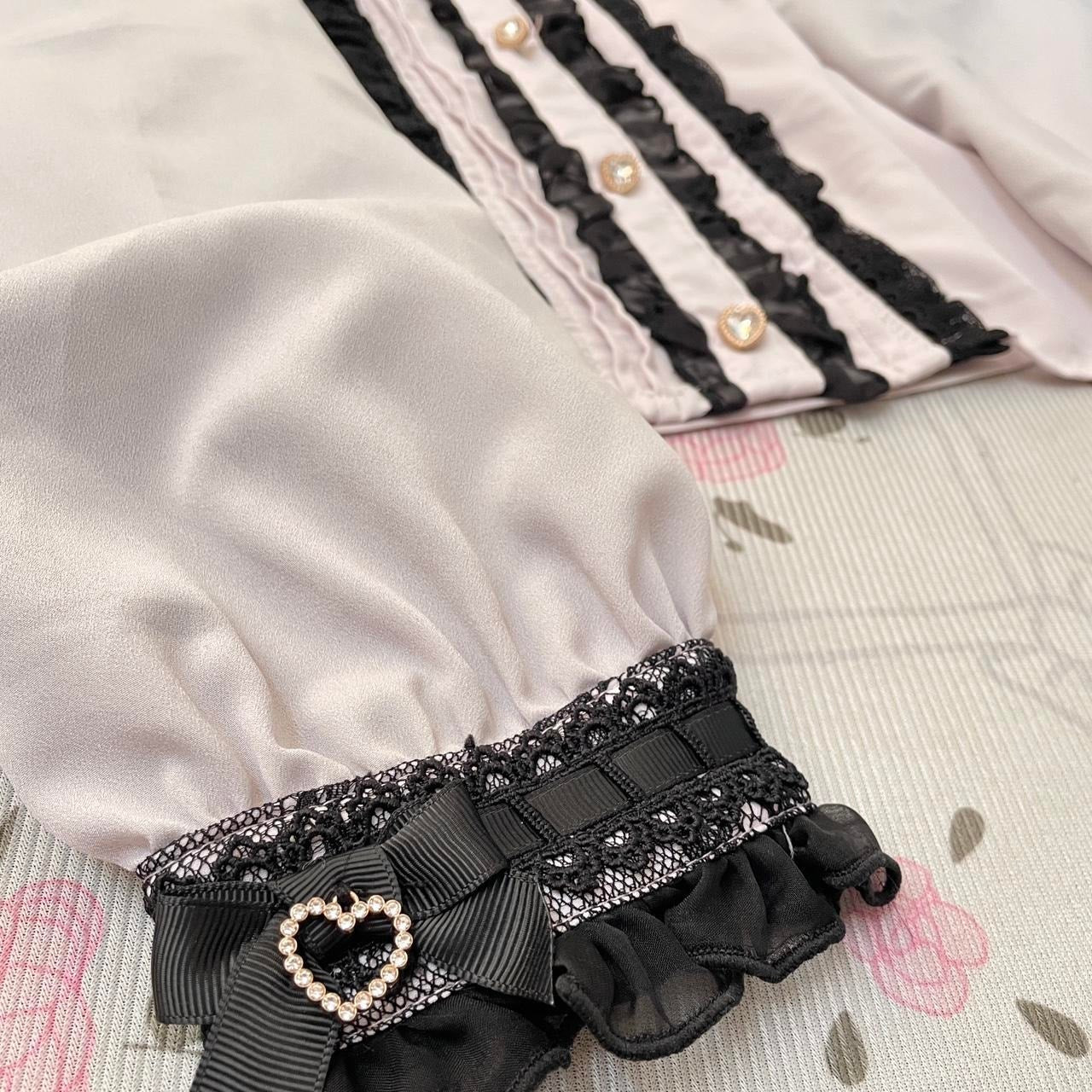 Liz Lisa cold-shoulder pearl lace blouse with heart buttons5