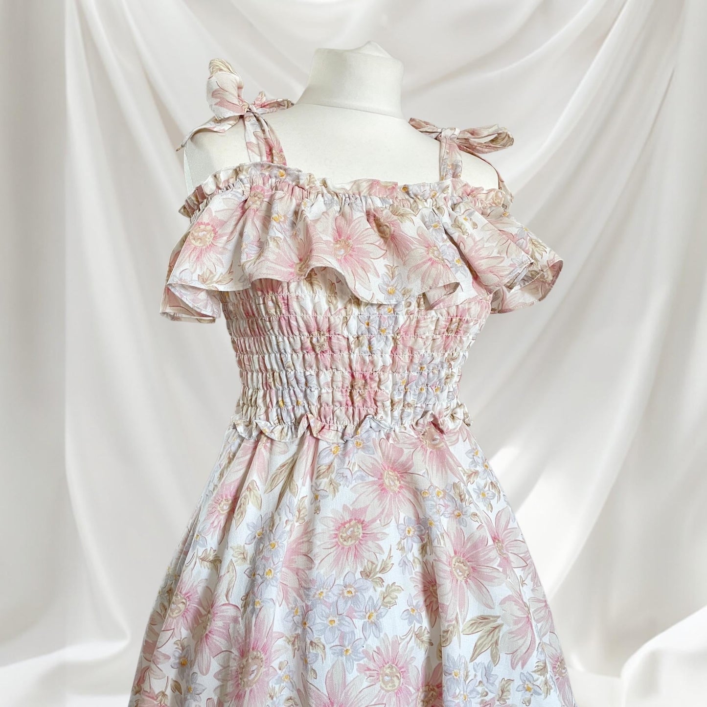 Liz Lisa rare floral off-shoulder dress - iconic and feminine1
