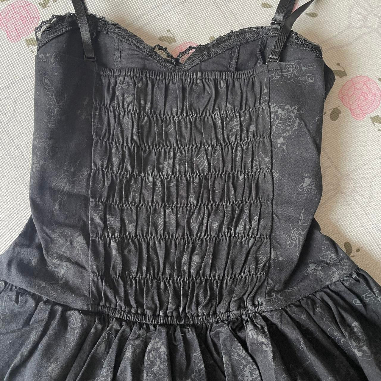 Japanese brand Bodyline gothic black ruffle-tiered dress and oversized bow 3