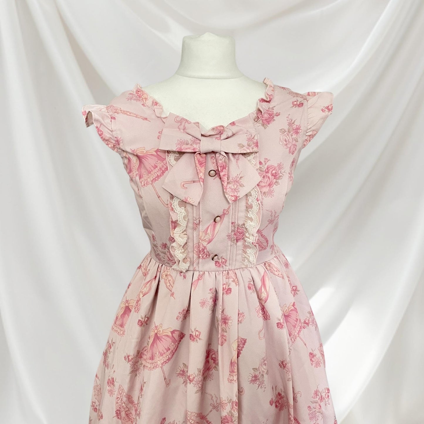 Liz Lisa romantic pink floral dress with bow and lace details Lolita aesthetic3