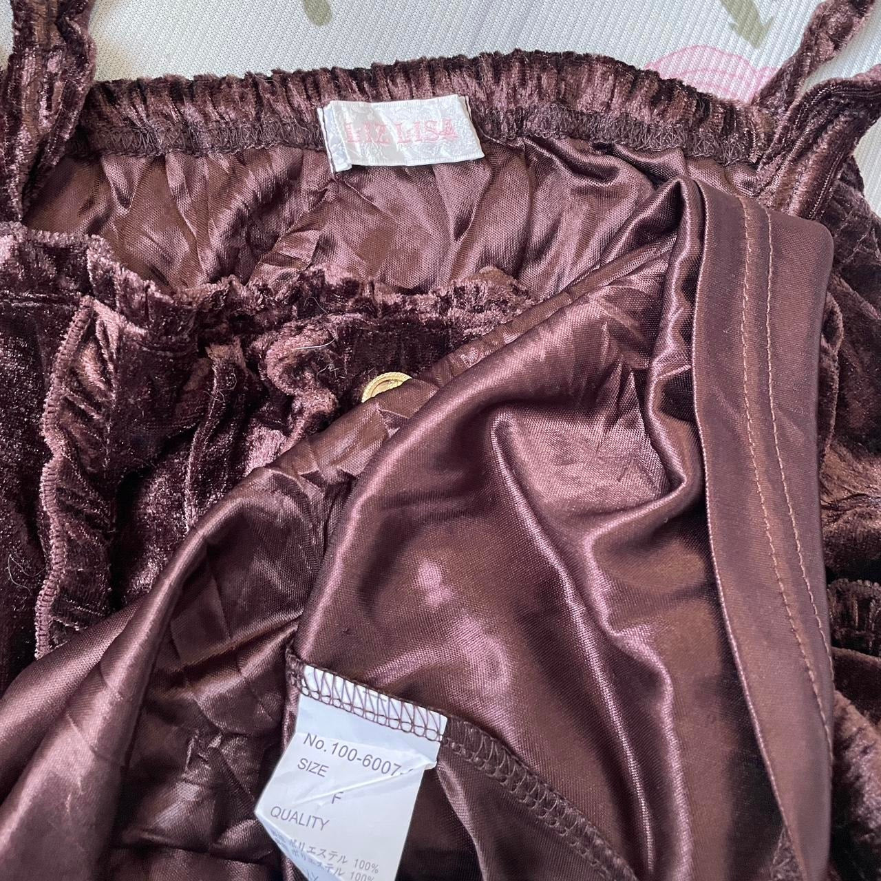 Liz Lisa vintage velvet dress with a slightly shiny finish4
