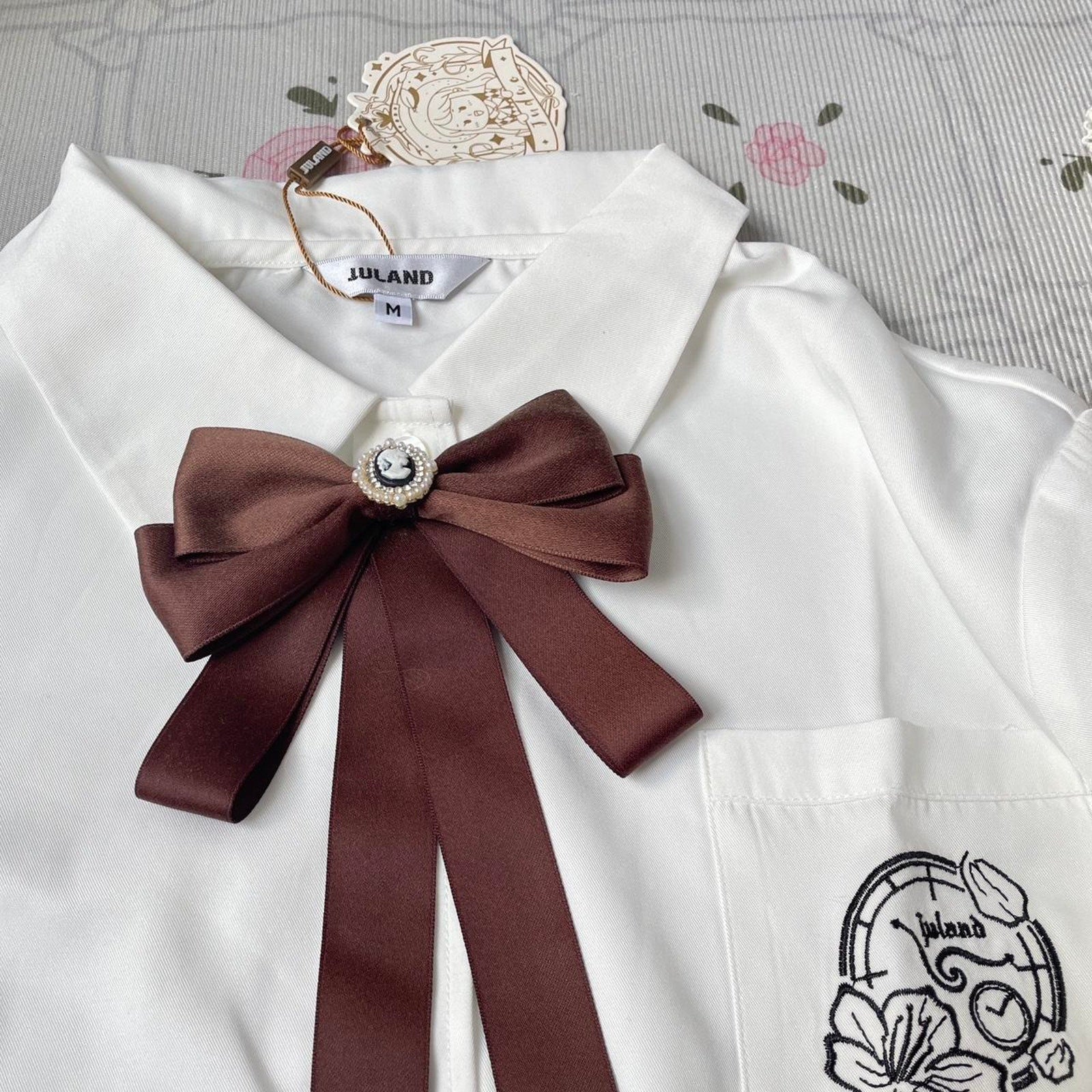 White and brown bow blouse with cute details 5