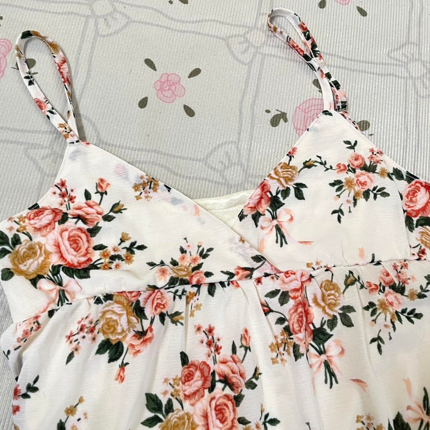 Vintage Japanese floral lace dress with a romantic rose floral print2