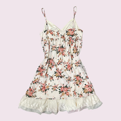 Vintage Japanese floral lace dress with a romantic rose floral print1