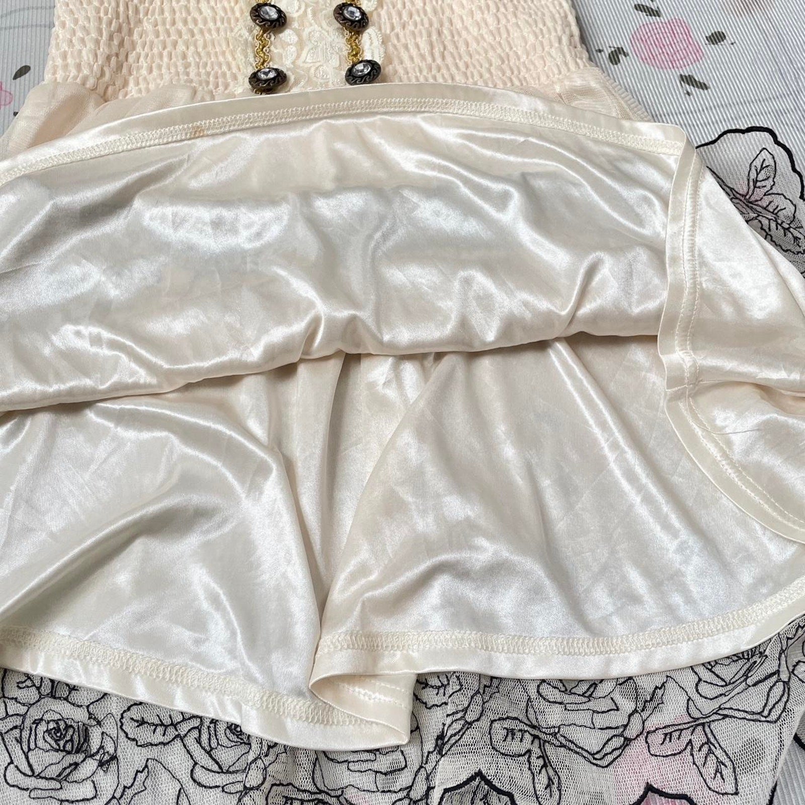 Japanese brand Axes Femme lace-trimmed embellished camisole top8