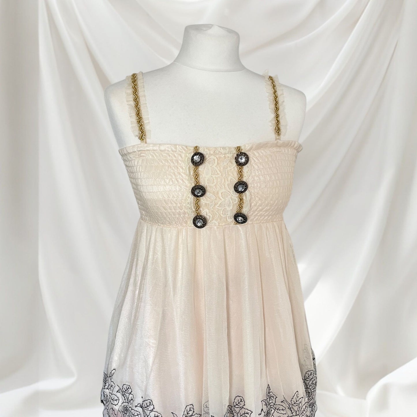 Japanese brand Axes Femme lace-trimmed embellished camisole top1