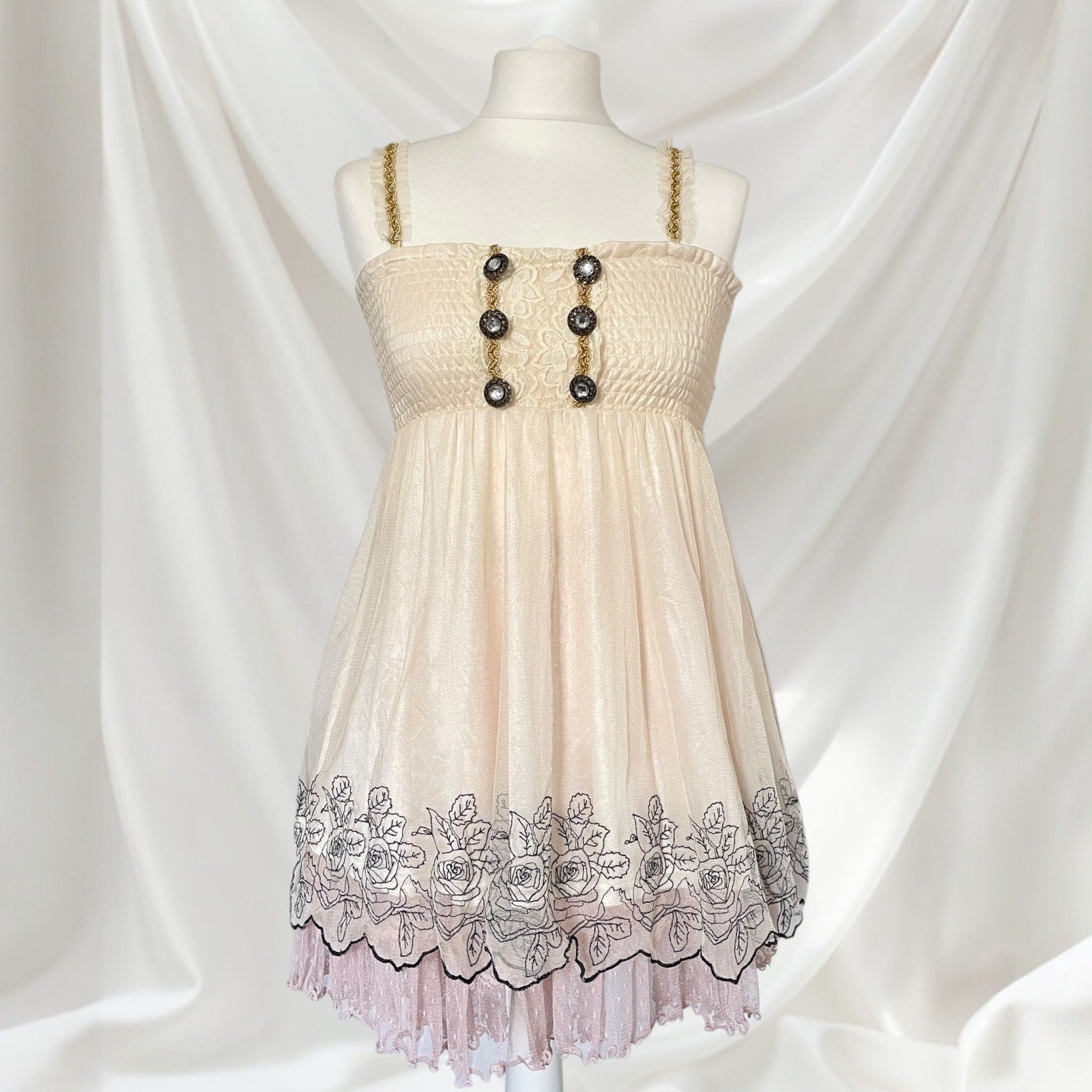 Japanese brand Axes Femme lace-trimmed embellished camisole top0