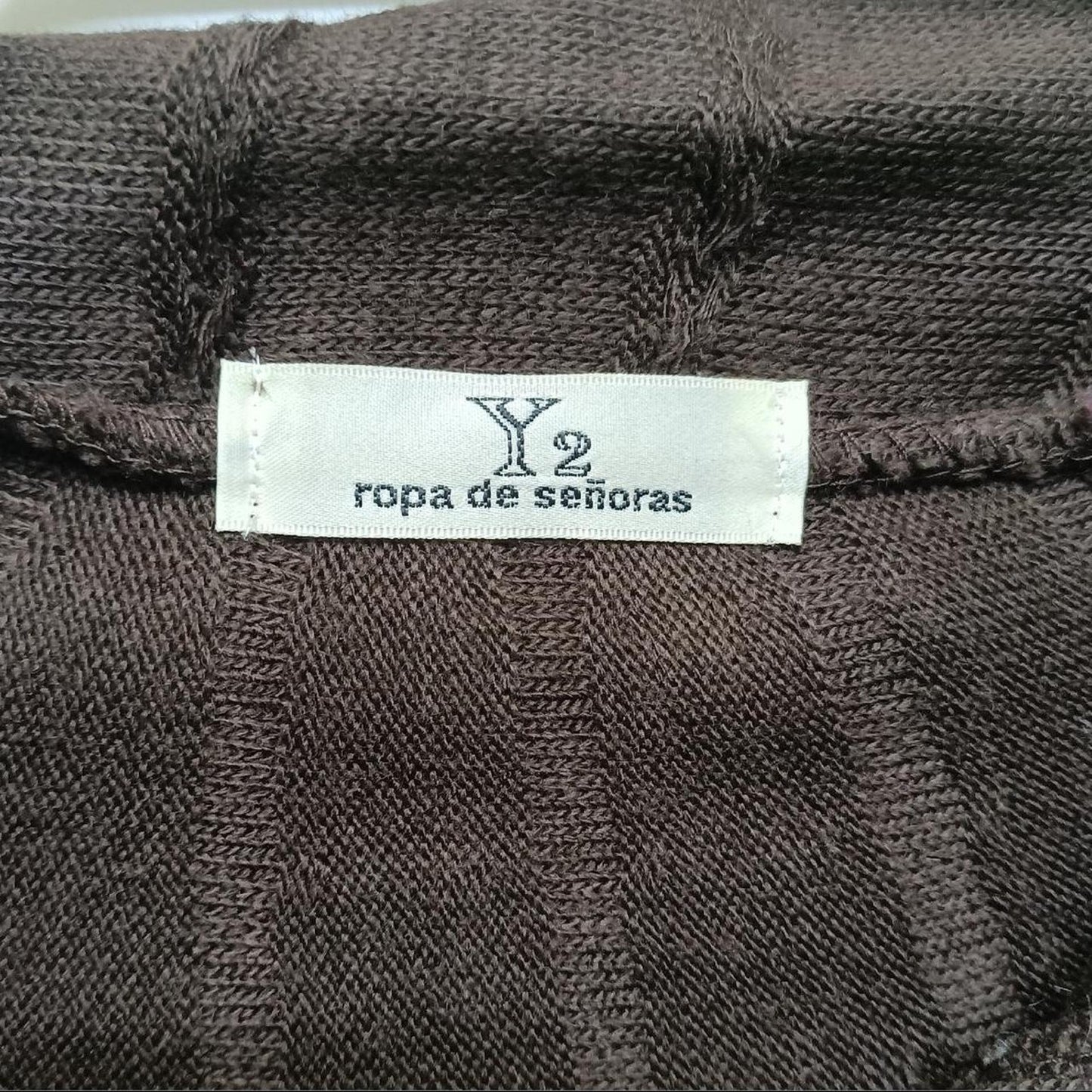 Brown vintage knit cape with geometric pattern 4