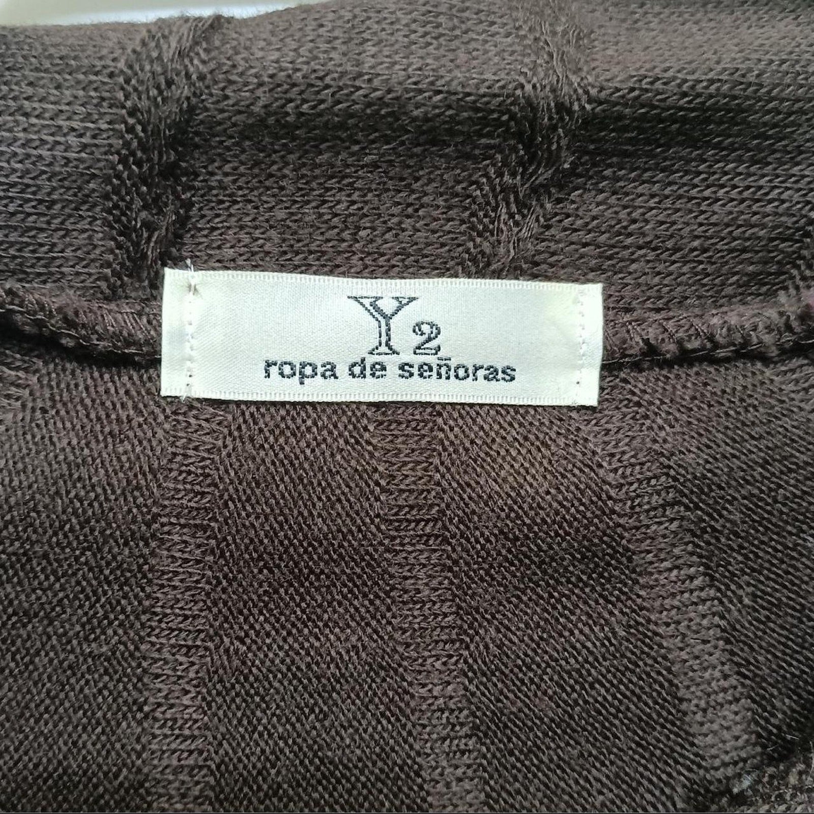 Brown vintage knit cape with geometric pattern 4
