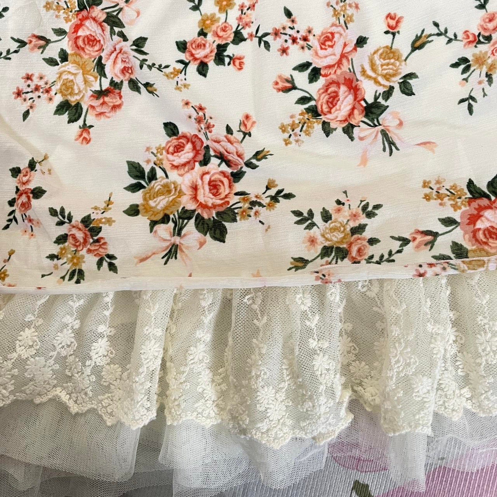 Vintage Japanese floral lace dress with a romantic rose floral print3